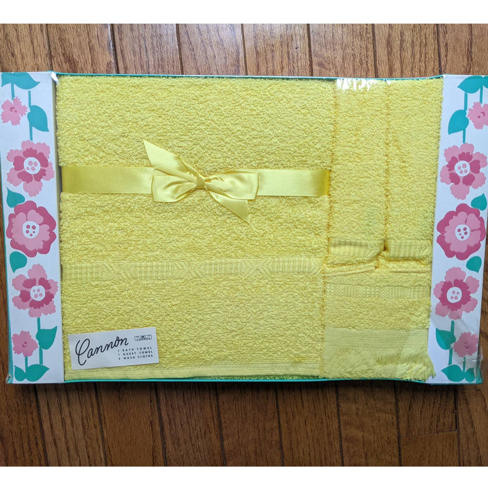 Vintage Deadstock Cannon Towel Set